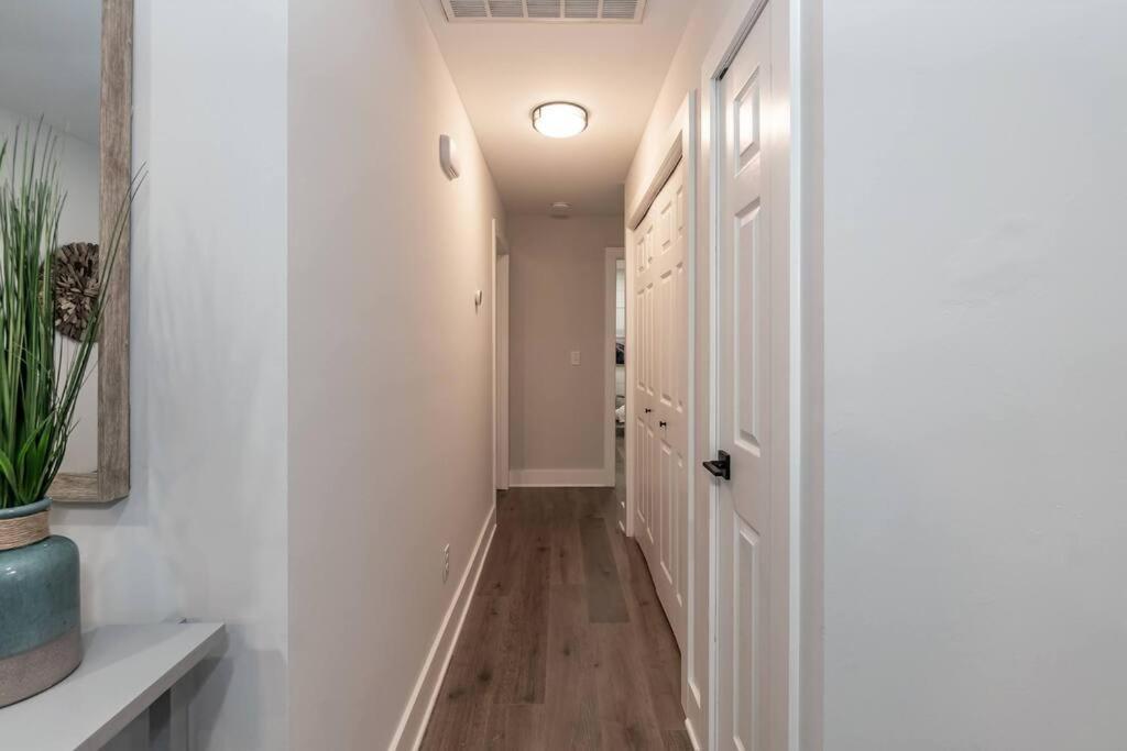 Island Joy - Newly Renovated/Walk To The Beach! Oak Island Exterior photo