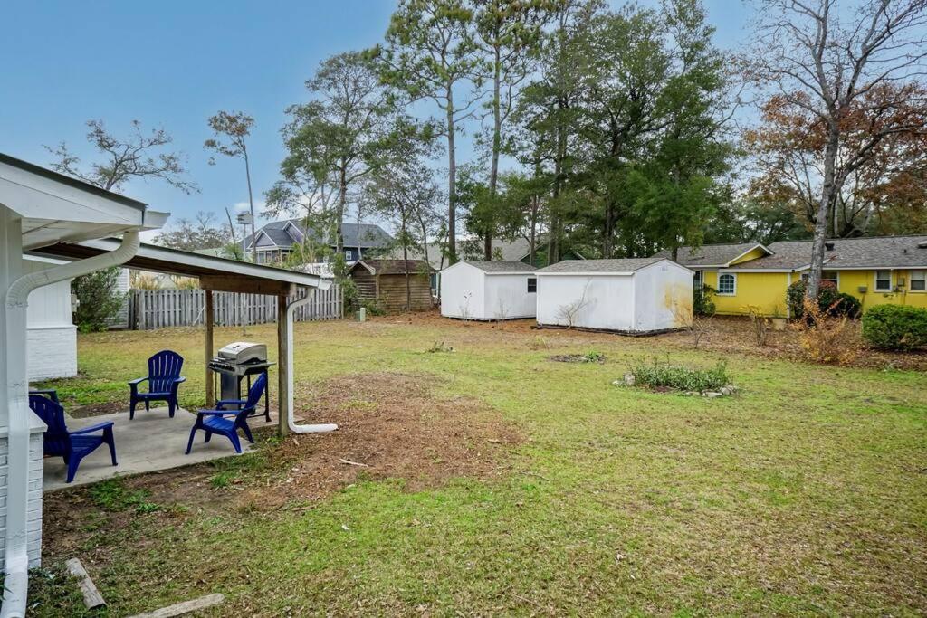 Island Joy - Newly Renovated/Walk To The Beach! Oak Island Exterior photo