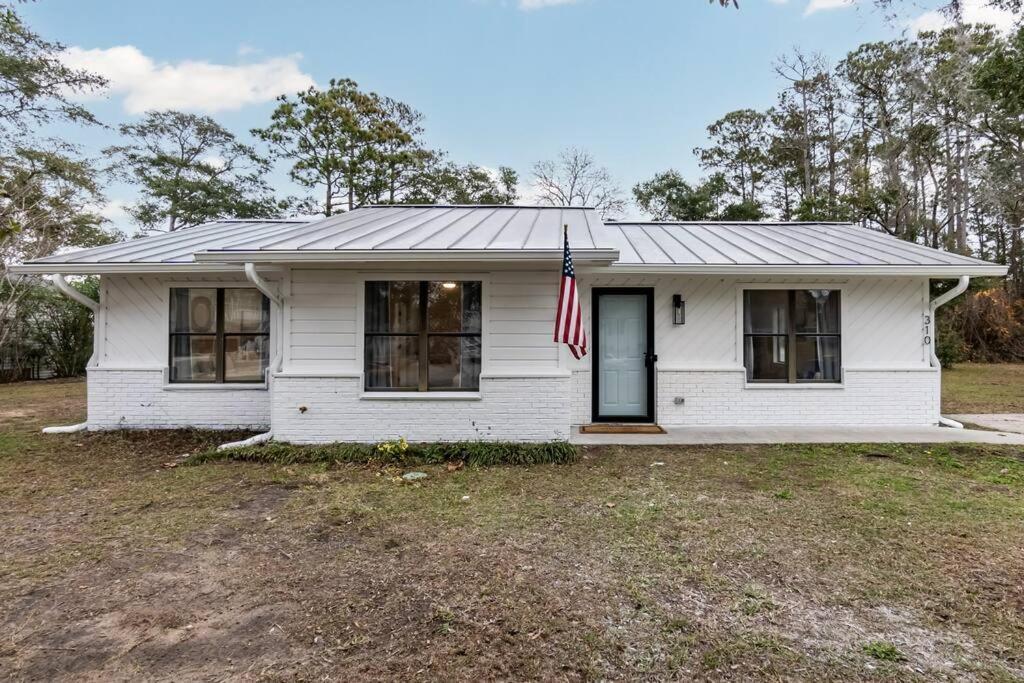Island Joy - Newly Renovated/Walk To The Beach! Oak Island Exterior photo