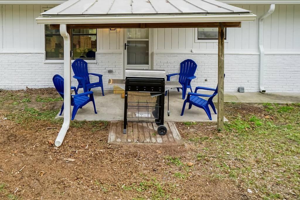 Island Joy - Newly Renovated/Walk To The Beach! Oak Island Exterior photo